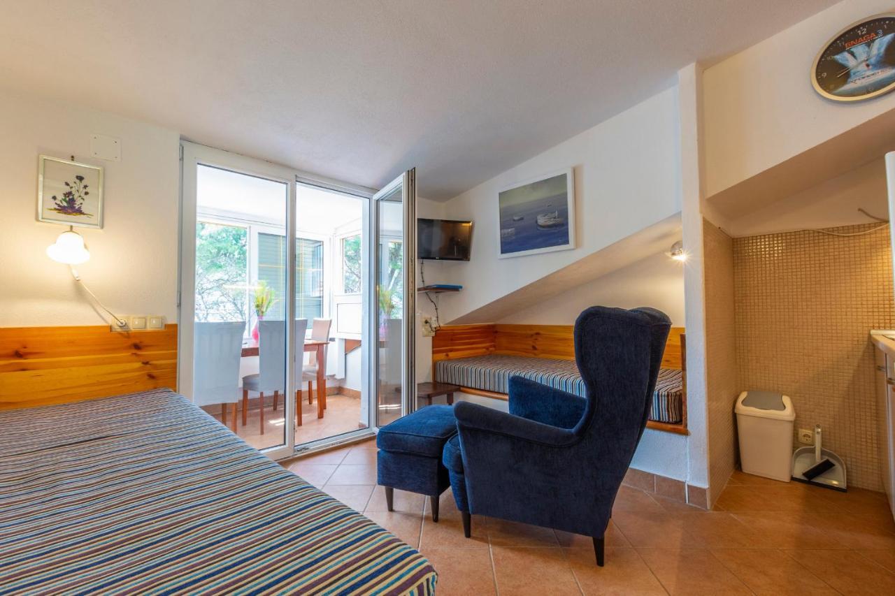 ילסה Janus Apartments מראה חיצוני תמונה