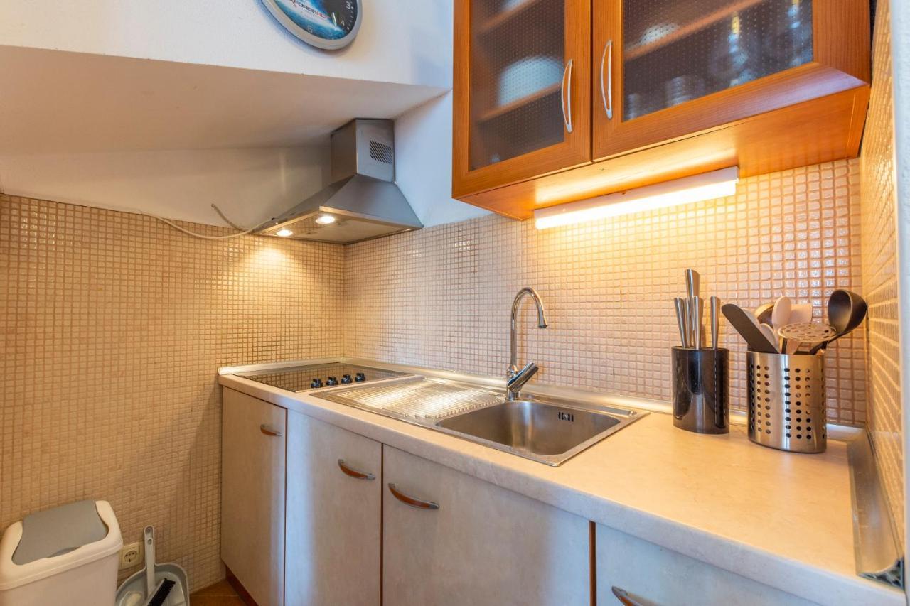 ילסה Janus Apartments מראה חיצוני תמונה