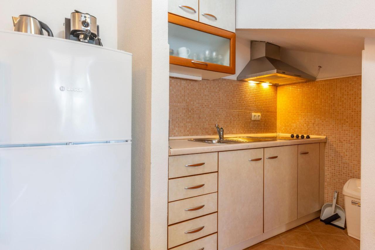 ילסה Janus Apartments מראה חיצוני תמונה