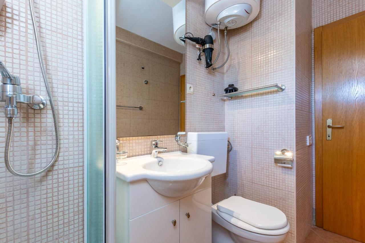 ילסה Janus Apartments מראה חיצוני תמונה