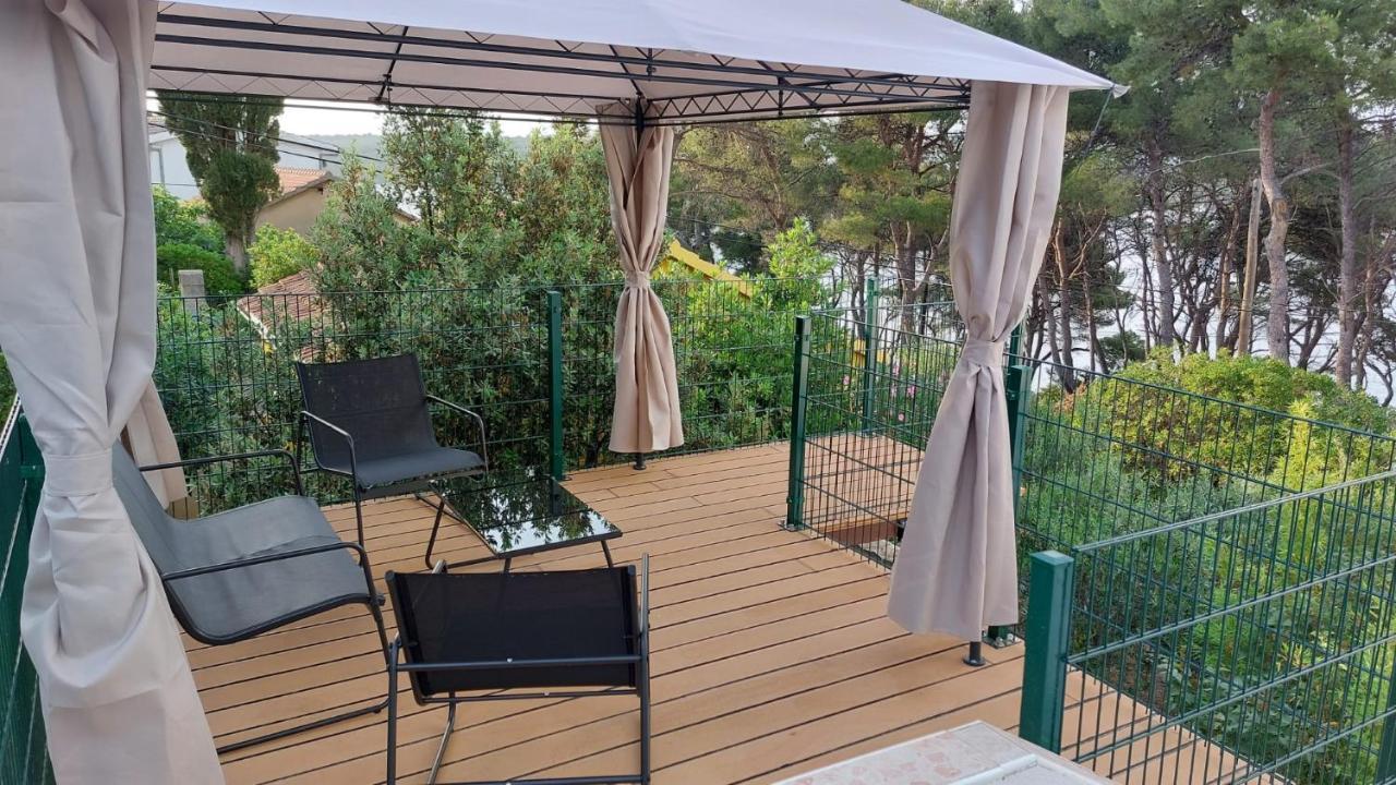 ילסה Janus Apartments מראה חיצוני תמונה