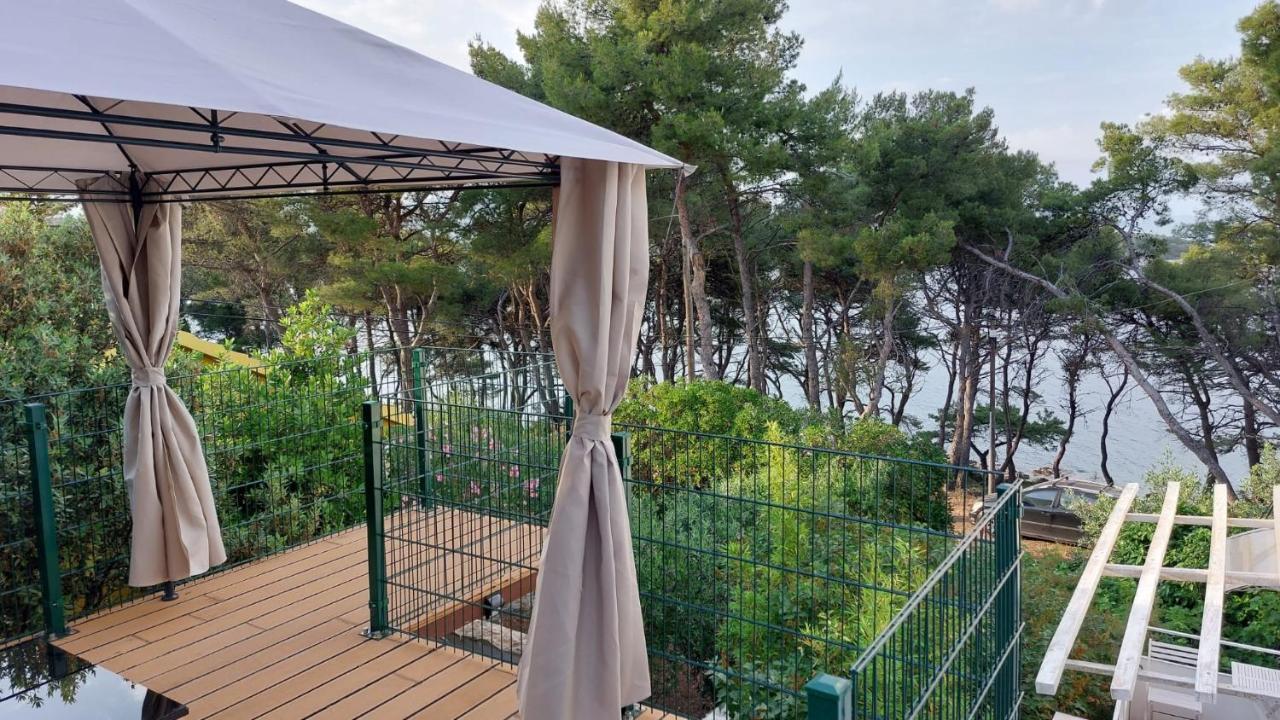 ילסה Janus Apartments מראה חיצוני תמונה